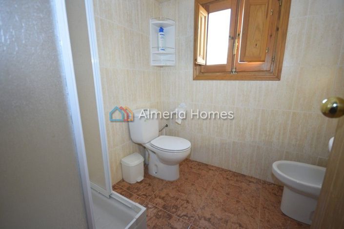 Image No.13-4 Bed Townhouse for sale