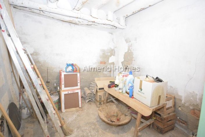 Image No.17-4 Bed Townhouse for sale