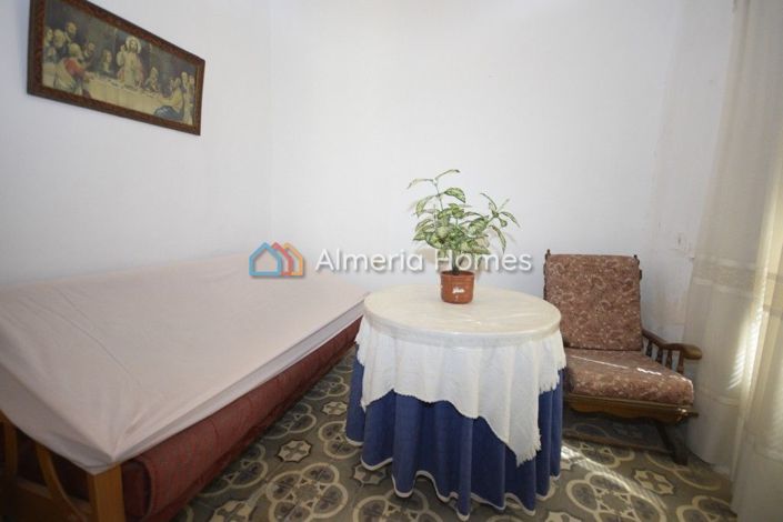 Image No.4-4 Bed Townhouse for sale