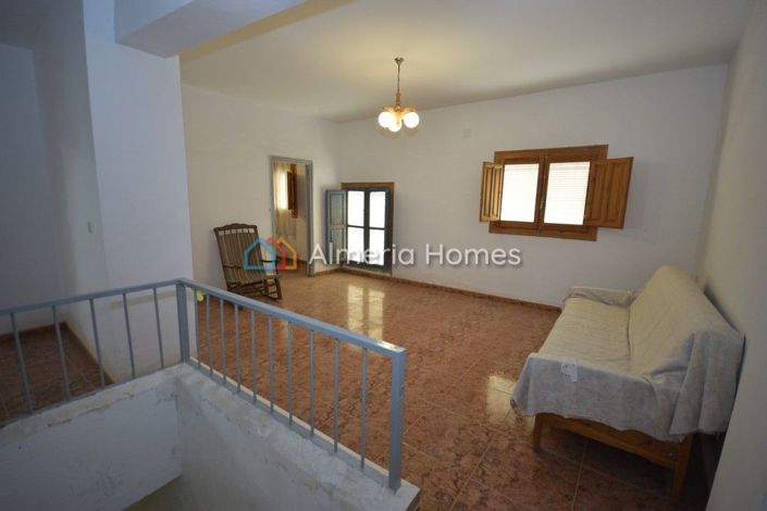 Image No.8-4 Bed Townhouse for sale