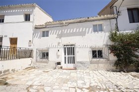 Image No.0-Maison de village de 5 chambres à vendre à Almeria