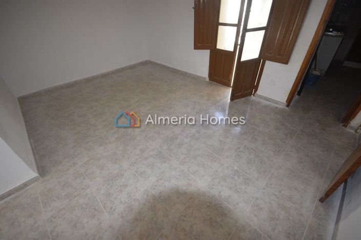 Image No.5-3 Bed Townhouse for sale