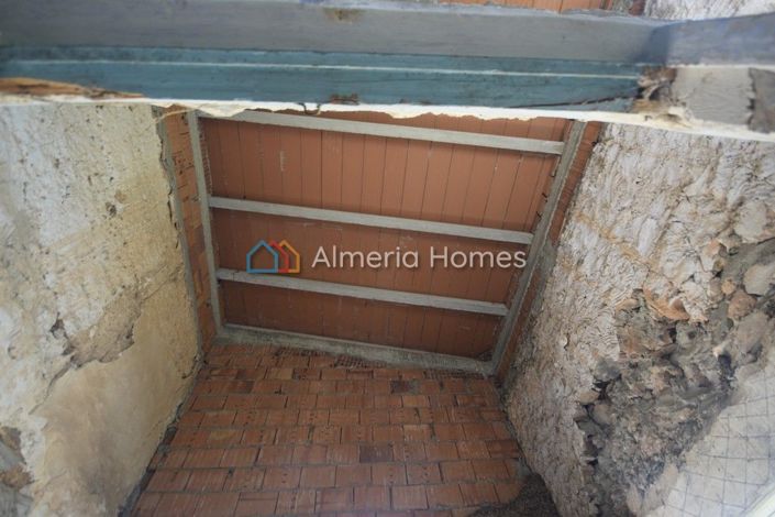 Image No.7-5 Bed Country House for sale