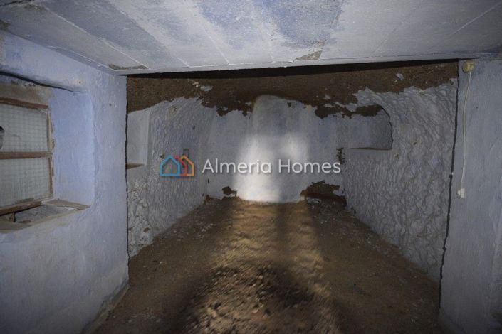 Image No.10-3 Bed Country House for sale