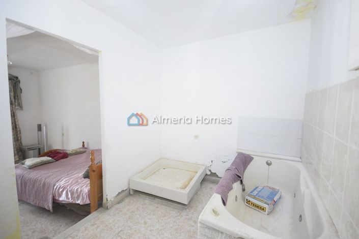 Image No.11-3 Bed Townhouse for sale