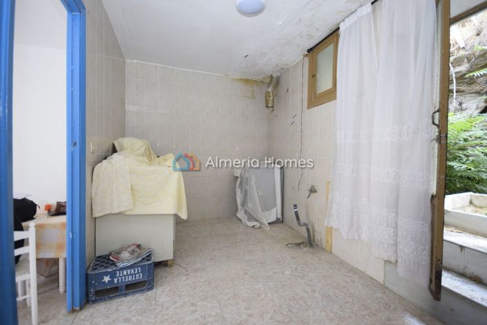 Image No.14-3 Bed Townhouse for sale