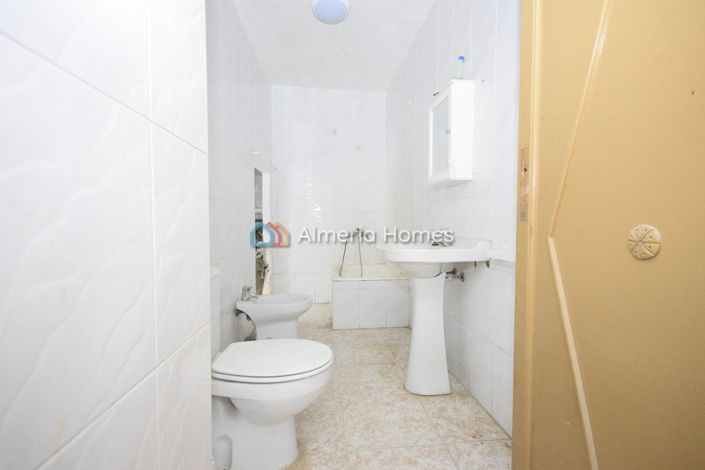 Image No.16-3 Bed Townhouse for sale