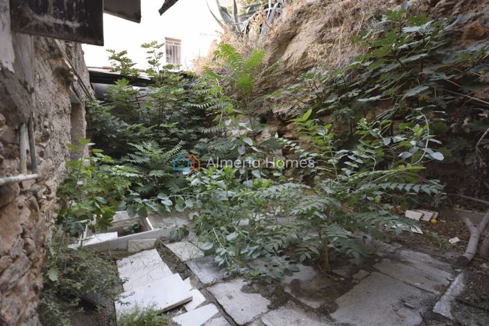 Image No.19-3 Bed Townhouse for sale