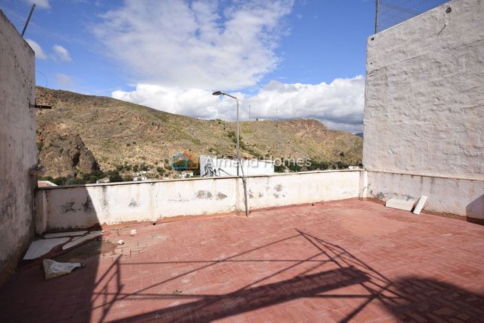 Image No.4-3 Bed Townhouse for sale