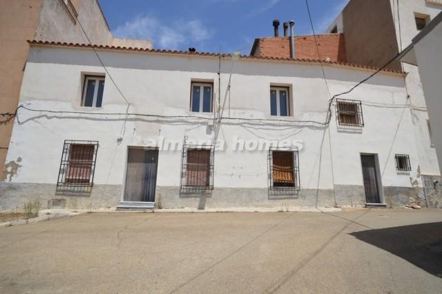 Image No.1-2 Bed Townhouse for sale