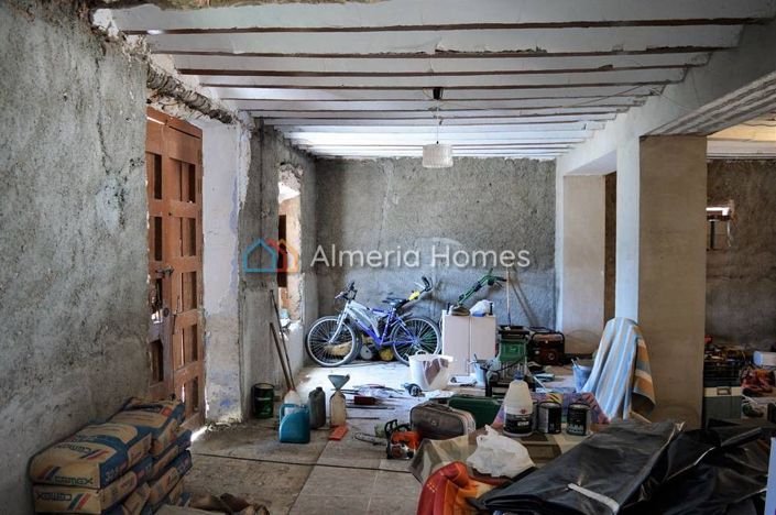 Image No.13-4 Bed Country House for sale