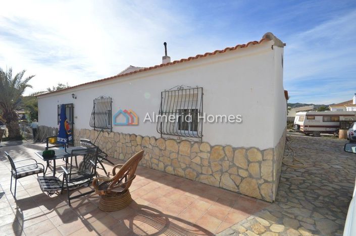Image No.2-4 Bed Country House for sale