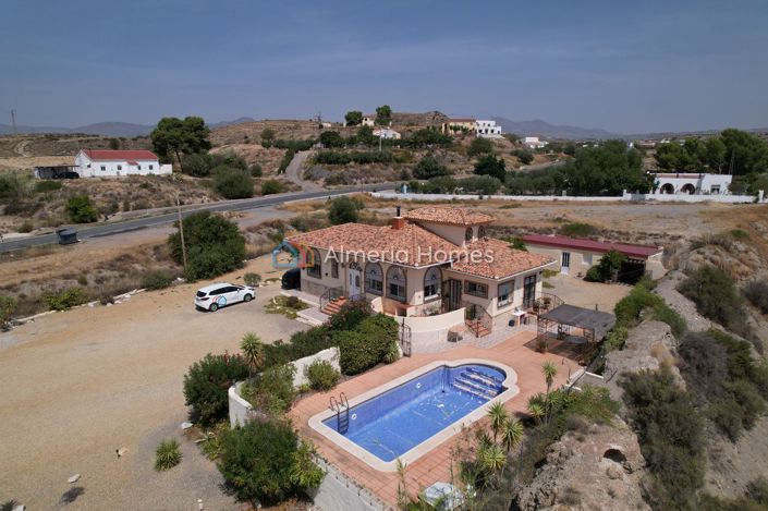 Image No.6-4 Bed Villa for sale