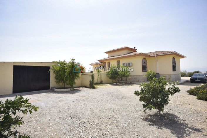Image No.7-4 Bed Villa for sale
