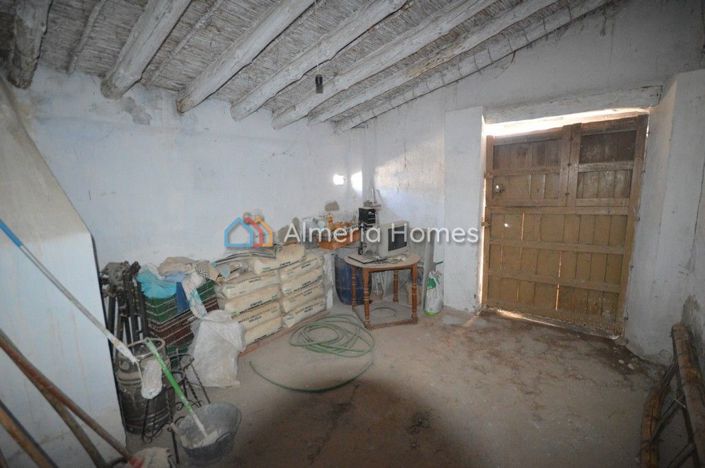 Image No.10-5 Bed Country House for sale