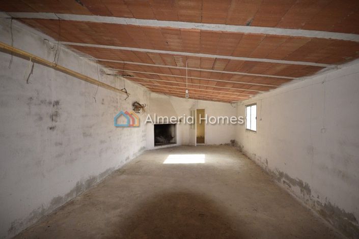 Image No.4-2 Bed Country House for sale