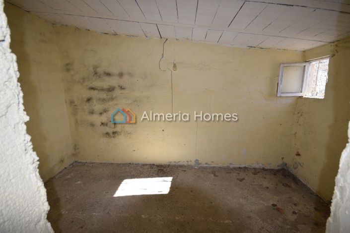 Image No.6-2 Bed Country House for sale