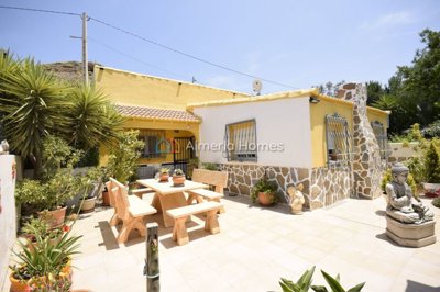 1 - Oria, Villa