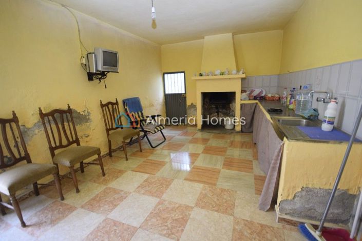 Image No.10-6 Bed Country House for sale