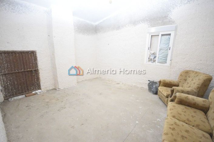 Image No.14-6 Bed Country House for sale