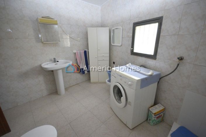 Image No.9-6 Bed Country House for sale