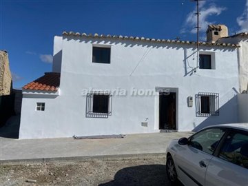 3 Bed Country House for sale