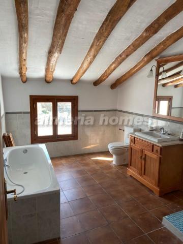 Image No.10-3 Bed Country House for sale