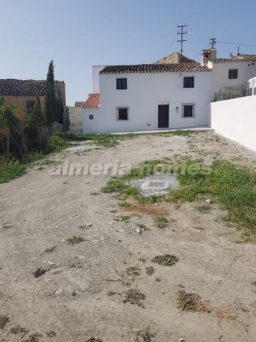 Image No.14-3 Bed Country House for sale