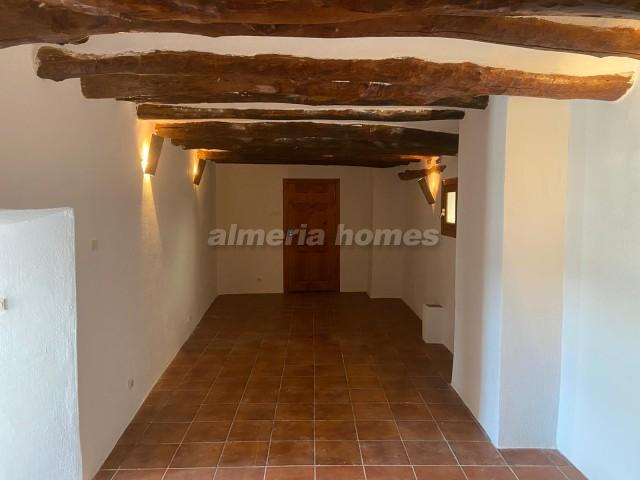 Image No.6-3 Bed Country House for sale