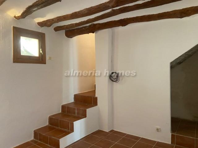 Image No.7-3 Bed Country House for sale