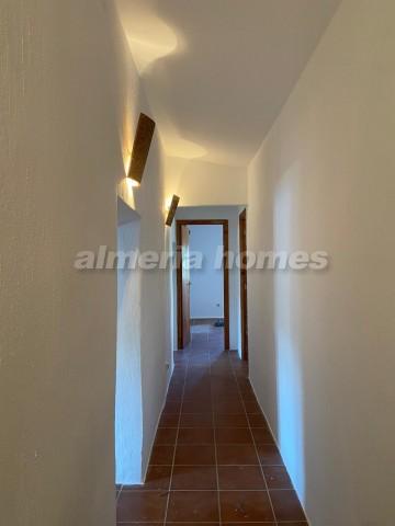 Image No.8-3 Bed Country House for sale