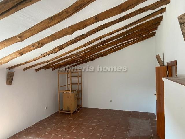 Image No.9-3 Bed Country House for sale