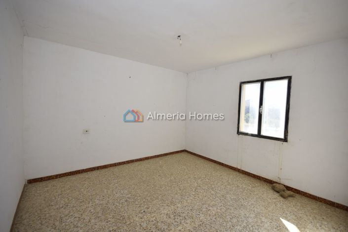 Image No.22-5 Bed Country House for sale