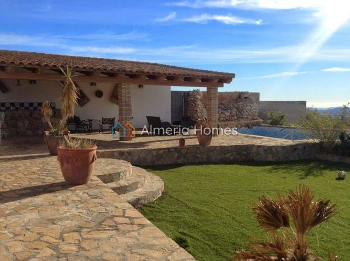 Image No.10-6 Bed Villa for sale