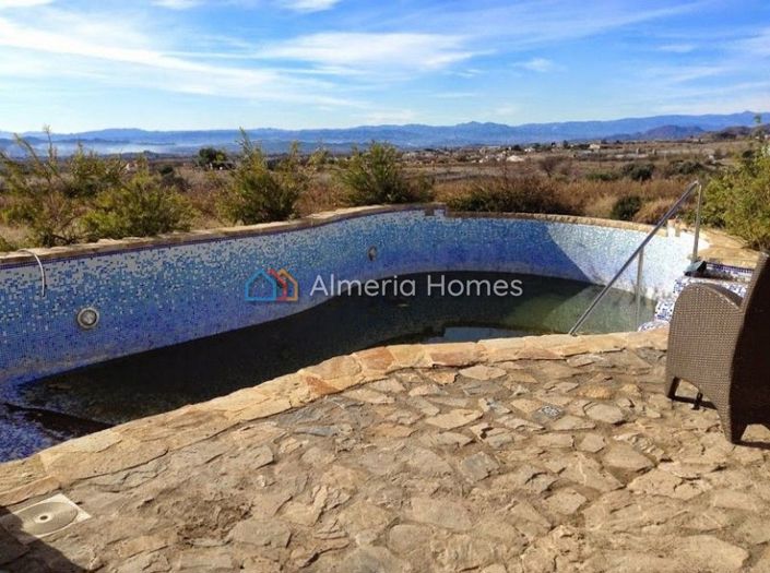 Image No.17-6 Bed Villa for sale