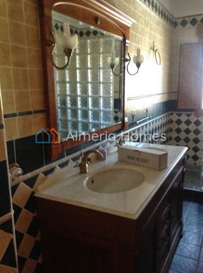 Image No.8-6 Bed Villa for sale