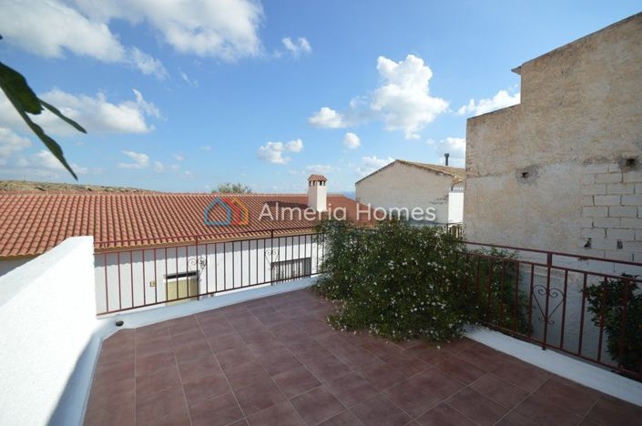 Image No.10-6 Bed Townhouse for sale