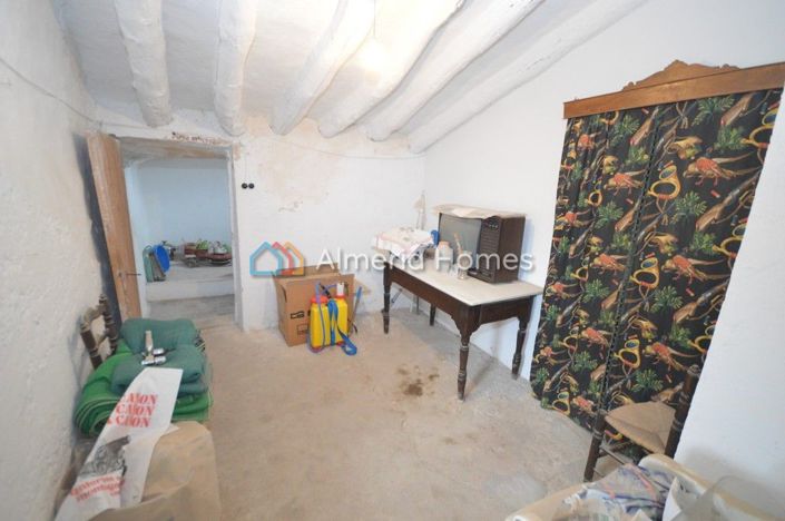 Image No.15-4 Bed Townhouse for sale