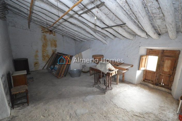 Image No.16-4 Bed Townhouse for sale