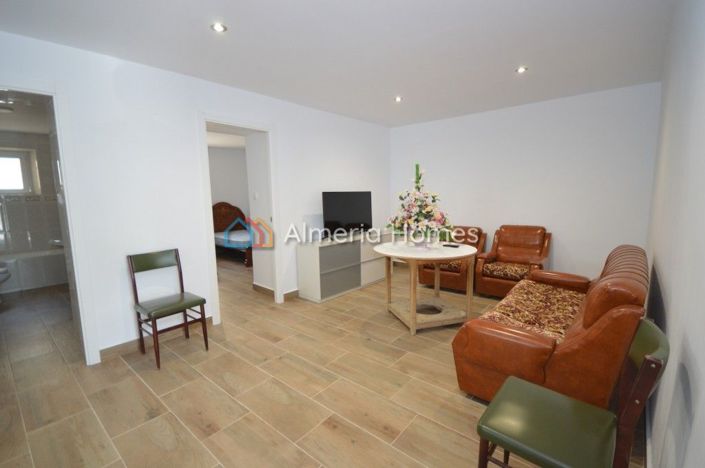 Image No.6-4 Bed Townhouse for sale