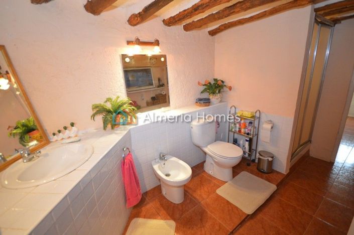 Image No.10-4 Bed Townhouse for sale