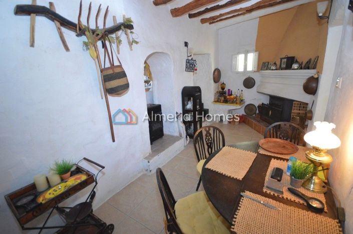 Image No.3-4 Bed Townhouse for sale