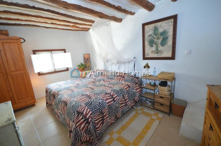 Image No.7-4 Bed Townhouse for sale