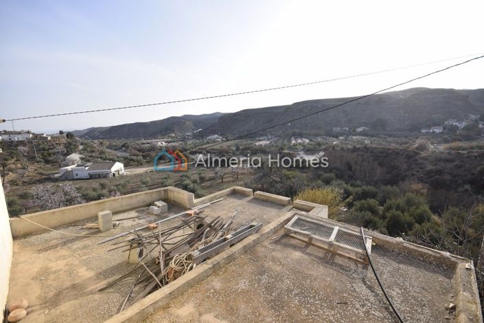 Image No.12-4 Bed Country House for sale