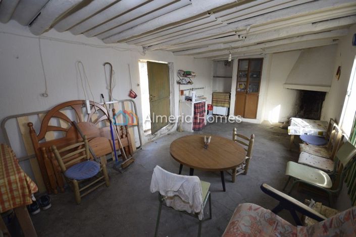 Image No.15-4 Bed Country House for sale