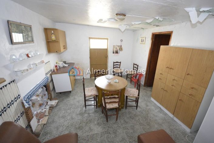 Image No.8-4 Bed Country House for sale