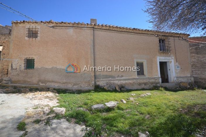 Image No.1-2 Bed Country House for sale