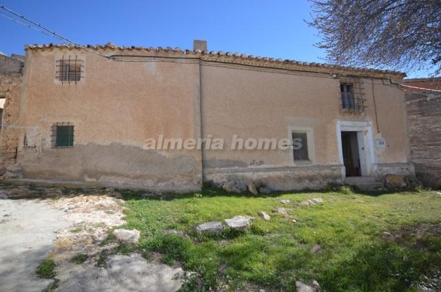 Image No.1-Maison de campagne de 2 chambres à vendre à Oria