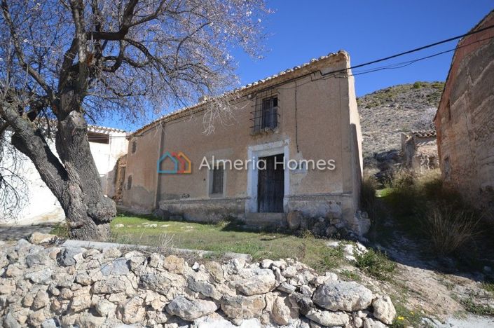 Image No.2-2 Bed Country House for sale