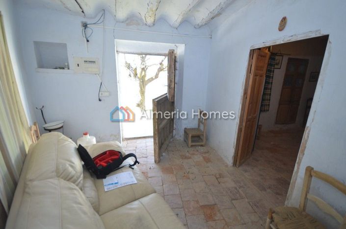 Image No.4-2 Bed Country House for sale